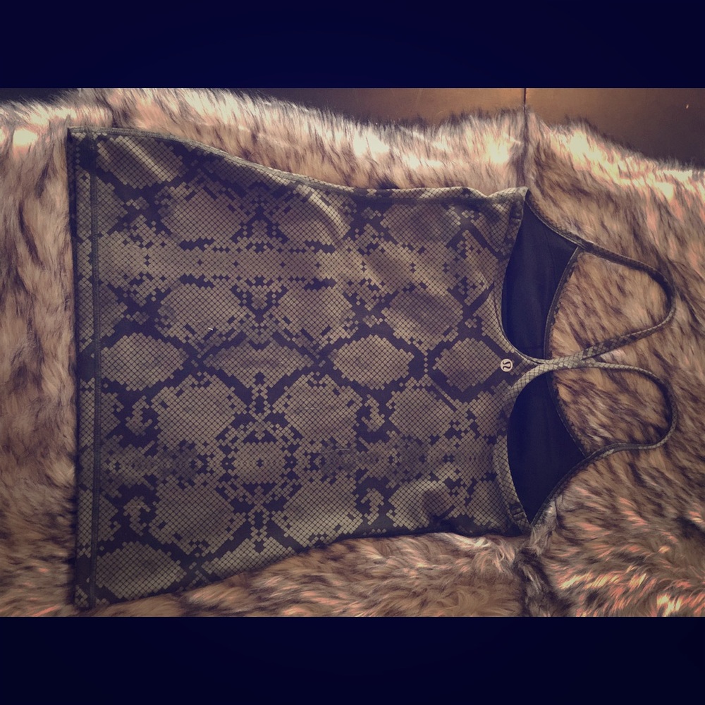 Lululemon green and black snake skin tank